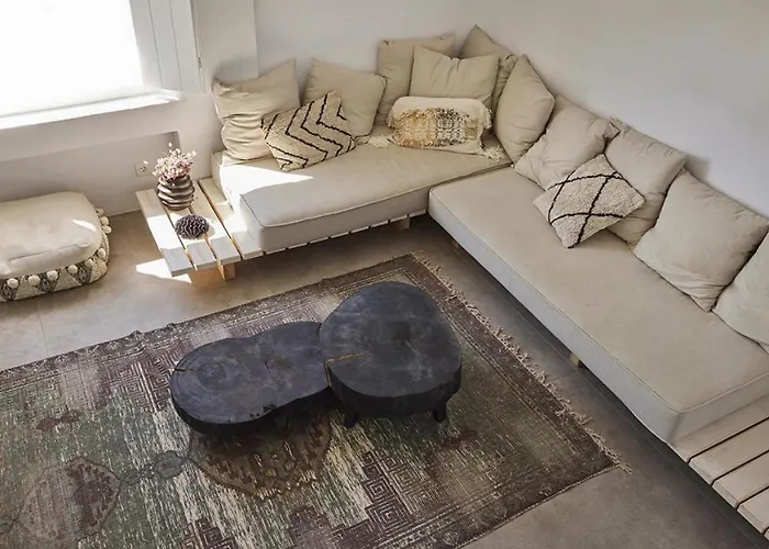 Lydia With Stunning View, By Red Windmill Vila